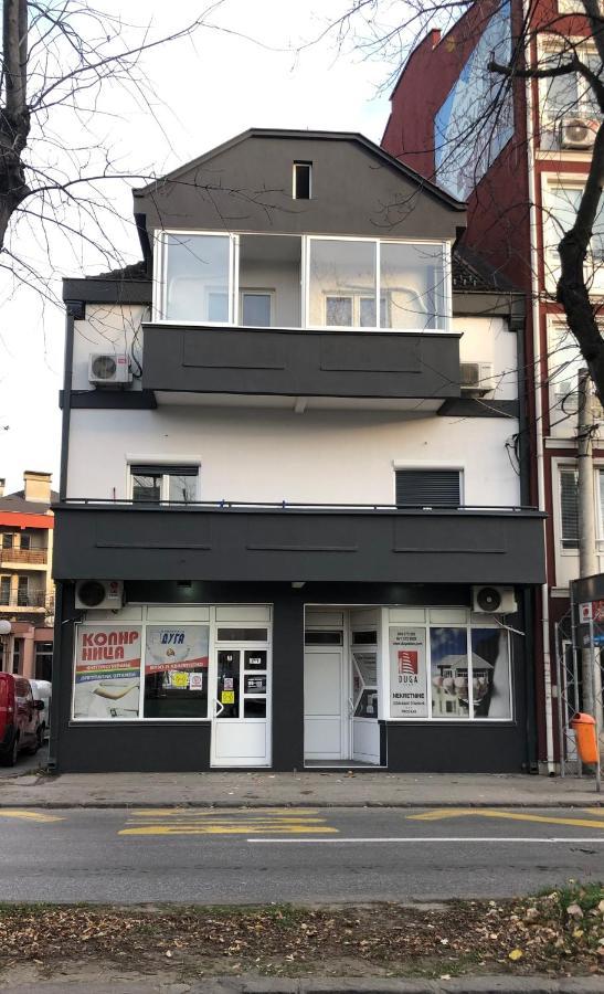 Duga apartmani Kragujevac Exteriör bild